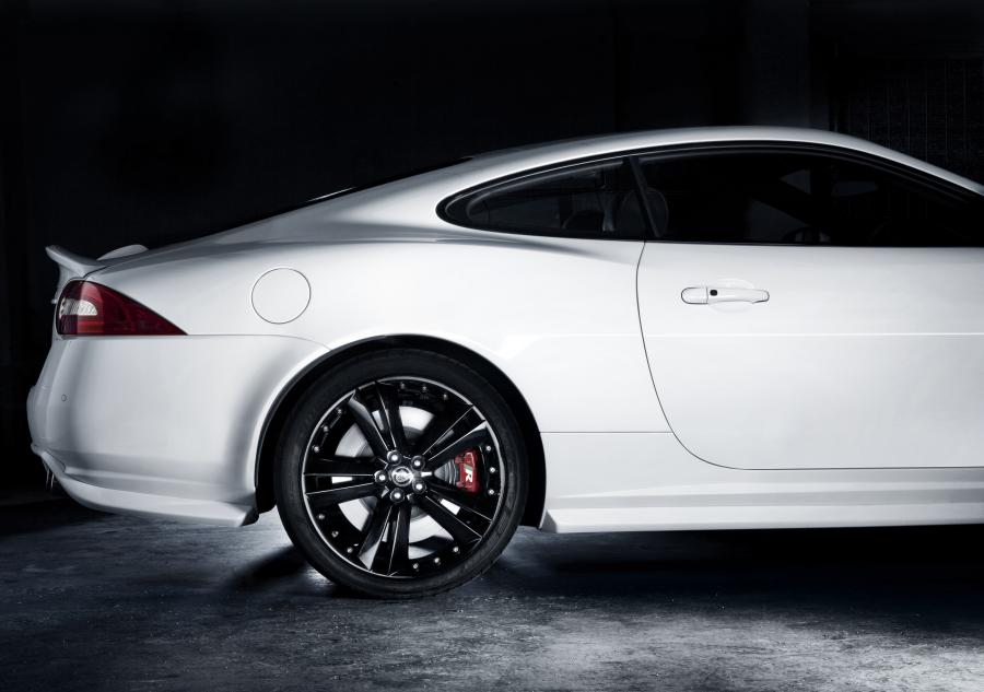  Jaguar XKR Black Pack 2010 года  (фото 4 из 23)